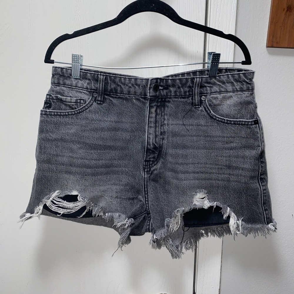 KanCan Black Gray Distressed High Rise Denim Shorts Size 11/29 Raw Hem Cutoffs